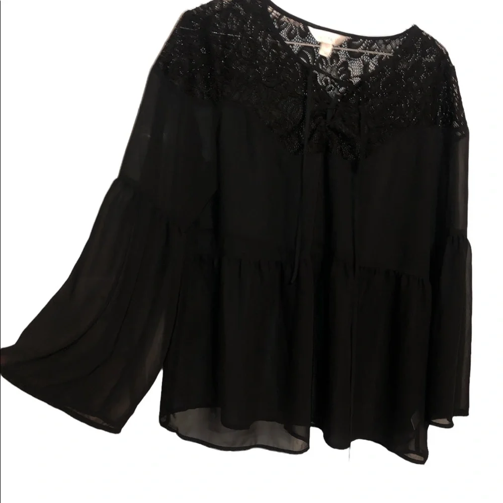 Decree blouse - Picture 1 of 3